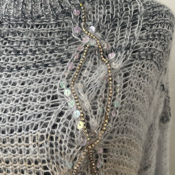 Davi and Dani Sweater - Picture 2 of 4